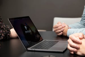 vastuullisuus-ilmoituskanava-kuvitus